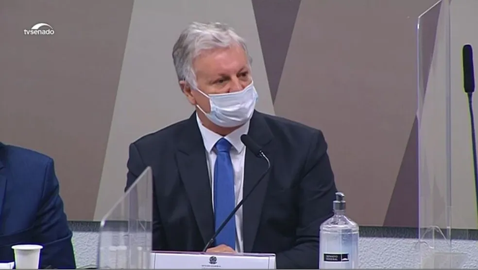 Cascavel é amigo do ex-ministro da Saúde Eduardo Pazuello