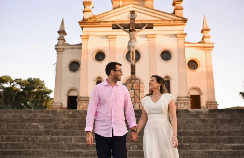 Luciana Antunes e Ricardo Hoton organizam o casamento como forma de criar uma memória positiva durante um momento difícil pela pandemia.