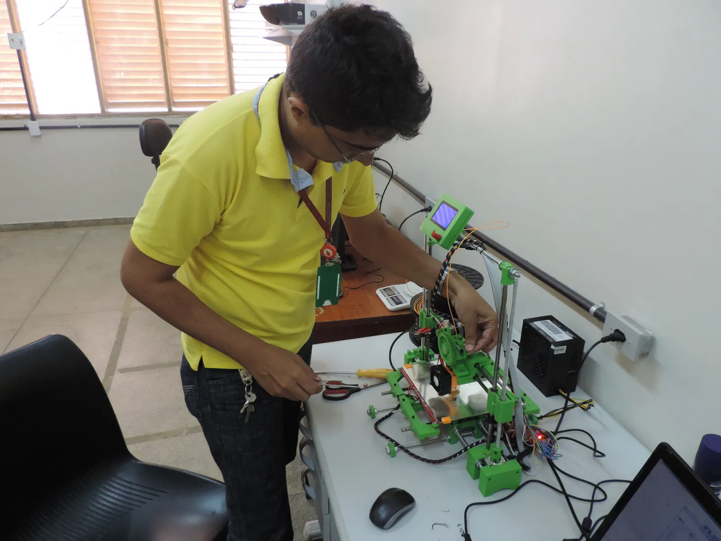 Os institutos federais atuam com uma estrutura multicampi para promover a educação profissional e tecnológica