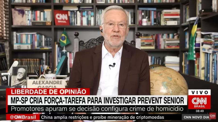 Jornalista Alexandre Garcia em participação ao vivo em telejornal da CNN Brasil