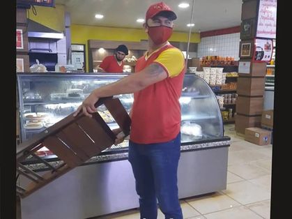 Funcionário dá cadeirada em homem durante assalto em padaria de Porto Velho, Rondônia