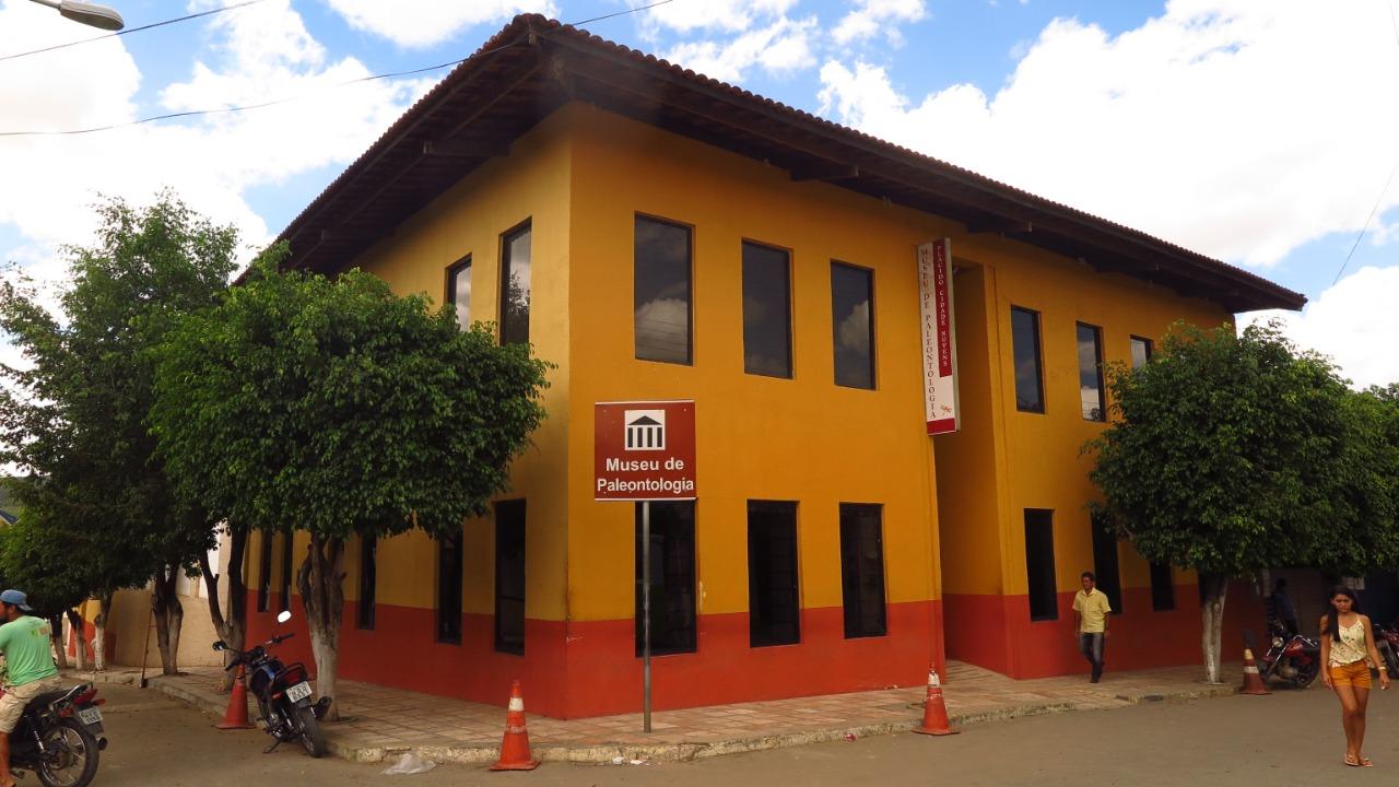 Museu de Paleontologia Plácido Cidade Nuvens - Santana do Cariri