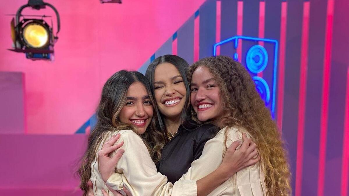 Juliette e dupla Anavitória no programa TVZ