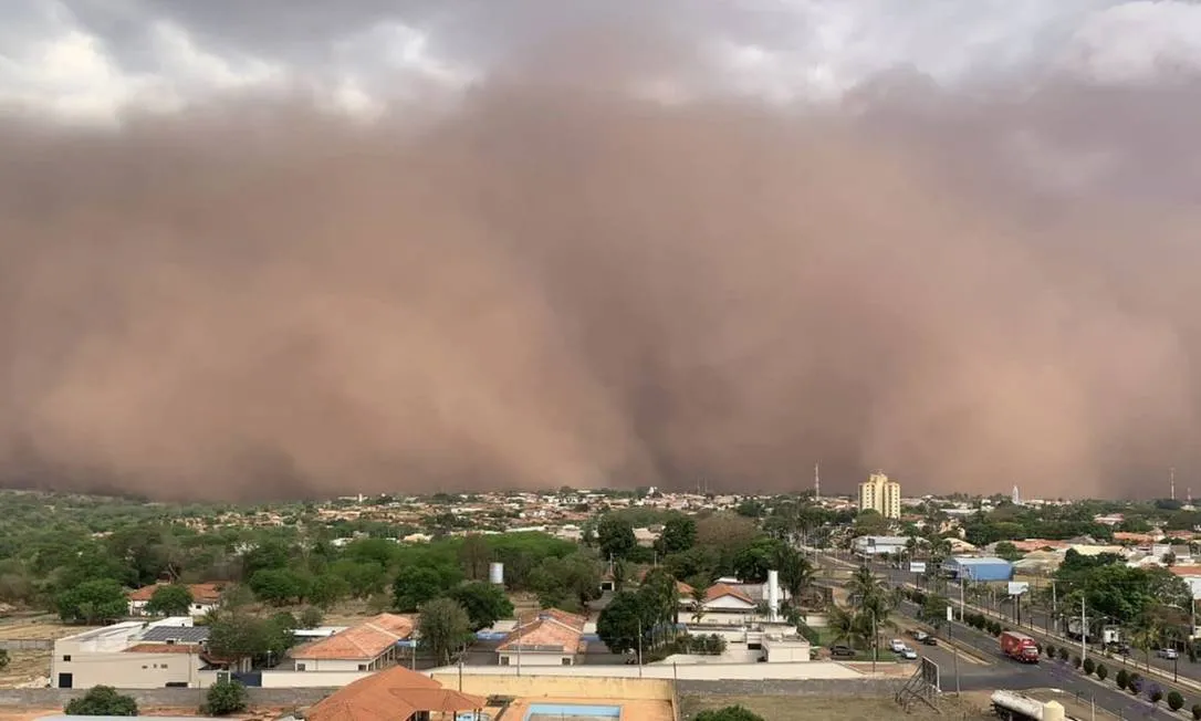 Novos temporais estão acontecendo para este fim de semana no Sudeste e no Centro-Oeste do país, o que pode resultar ocorrências de tempestades de areia nas duas regiões