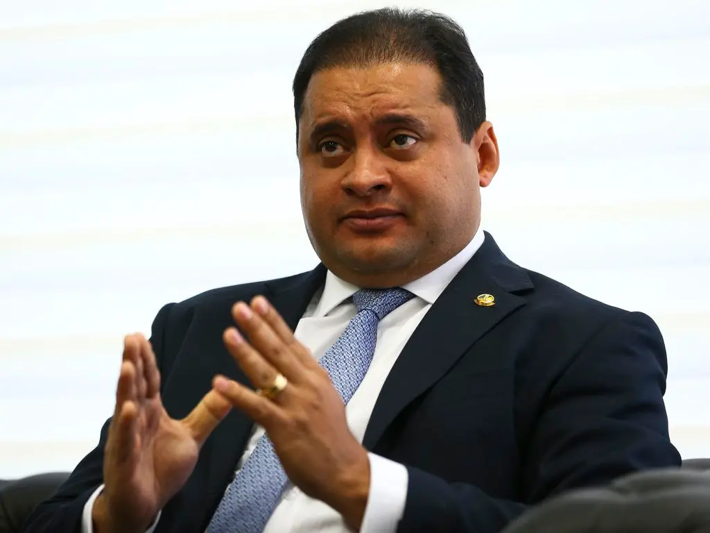 Senador Weverton Rocha defende a proposta aprovada no Senado