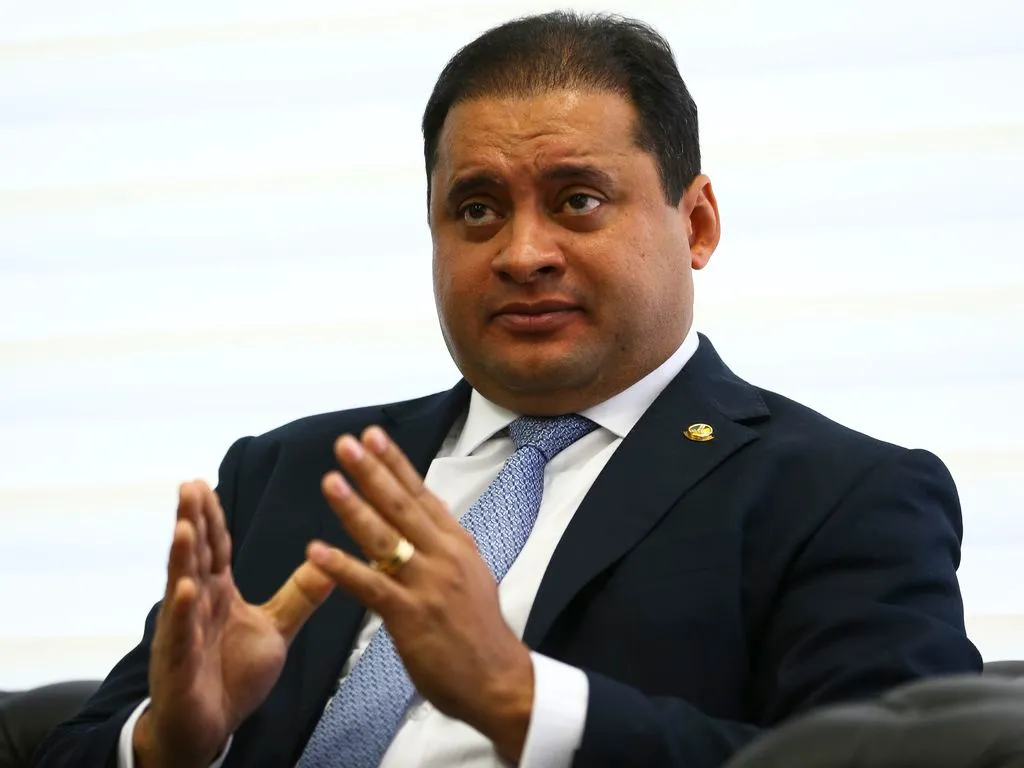 Senador Weverton Rocha defende a proposta aprovada no Senado