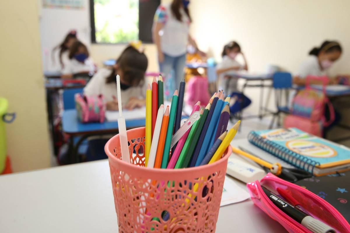 Crianças em sala de aula