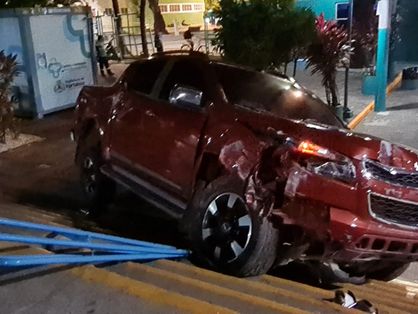 Acidente de carro no Terminal da Lagoa, em Fortaleza
