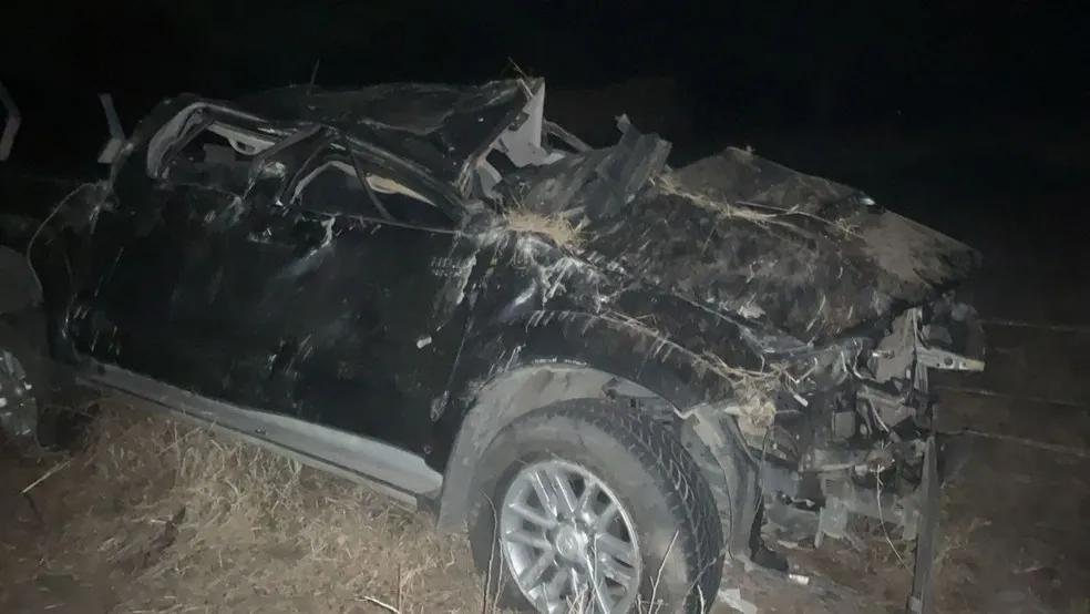 Veiculou do cantor capotou em rodovia