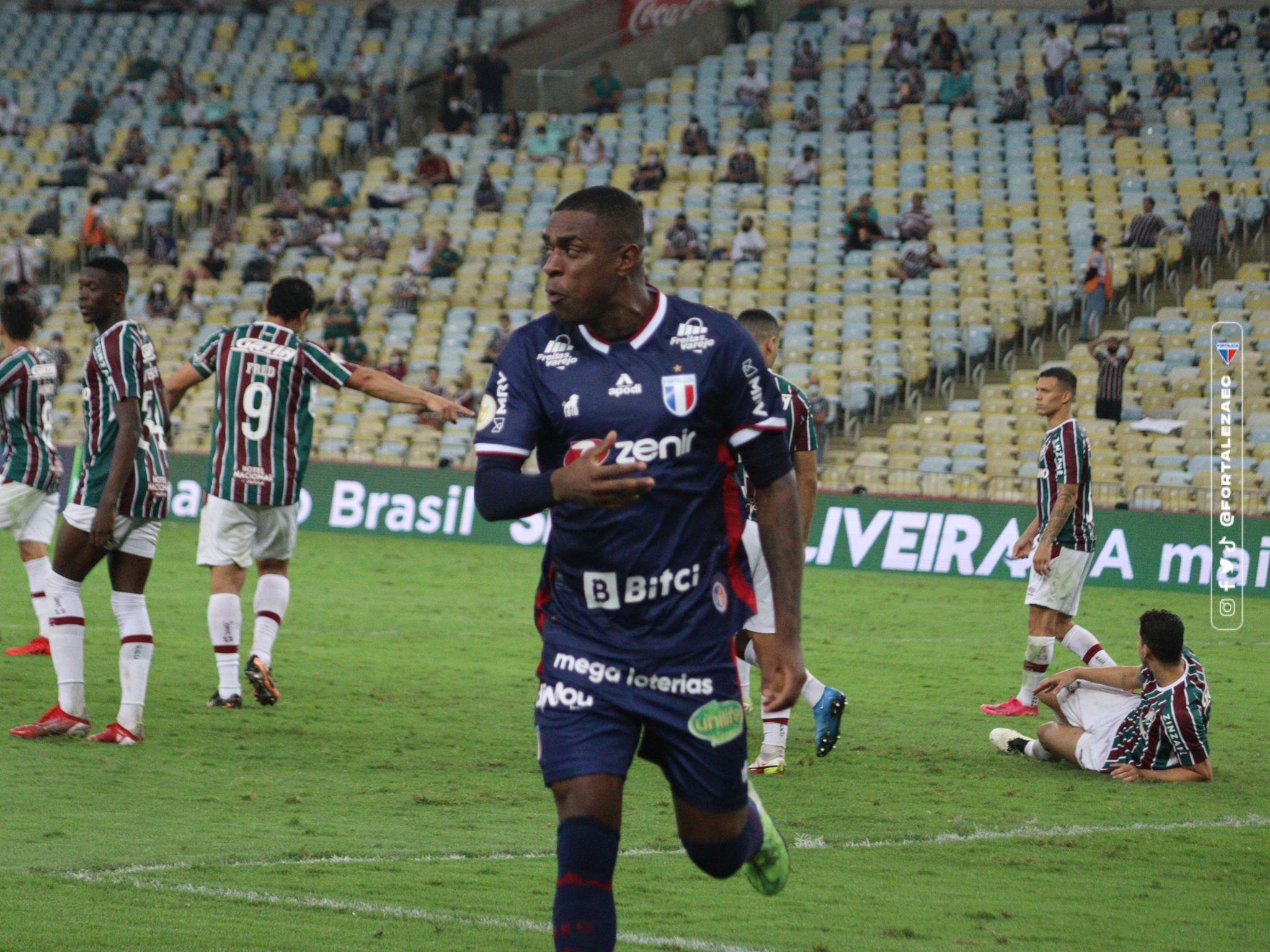 Botafogo anuncia renovação de contrato com zagueiro Marcelo Benevenuto