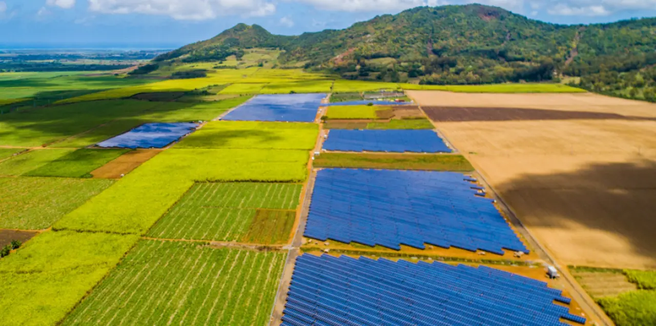 A Qair possui diversos parques solares, um deles nas Ilhas Maurício