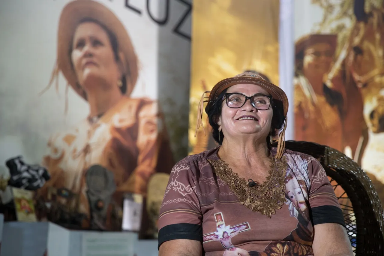 Dina Martins foi considerada a segunda mulher mais influente na cultura popular brasileira e é conhecida como a “Rainha dos Vaqueiros