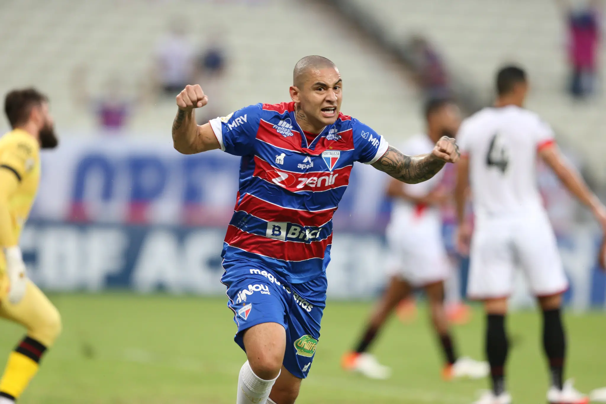 Wellington Paulista comemora gol anulado do Fortaleza