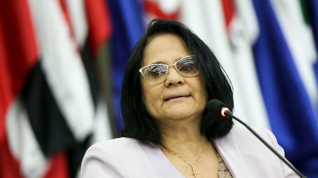 Ministra Damares Alves em evento