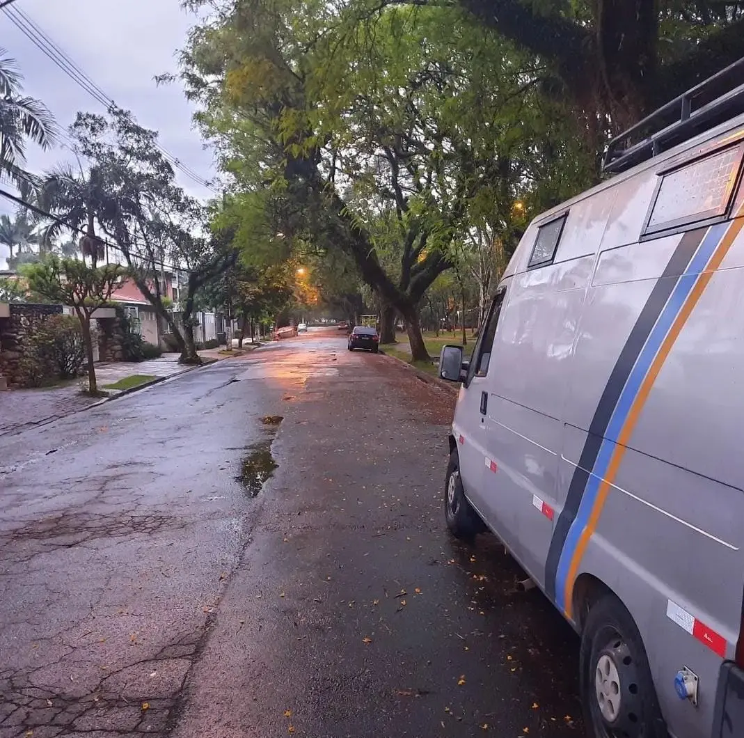 O motorhome foi estacionado numa 