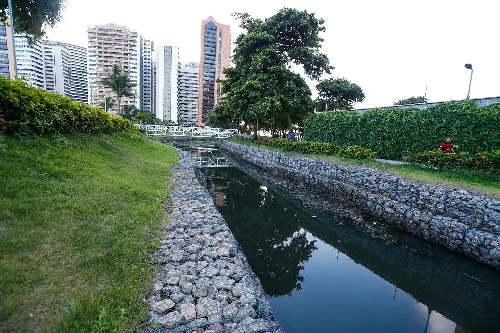 A proximidade com a Avenida Beira-Mar confere um charmoso toque ao espaço, também ótimo para tirar fotos