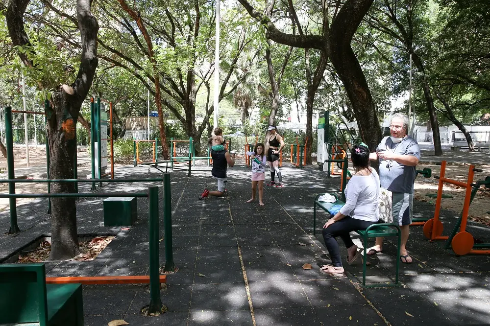 Com piso regular, demarcado e limpo, é também ótima opção para a prática de exercícios físicos, passeios com crianças, idosos e com pets