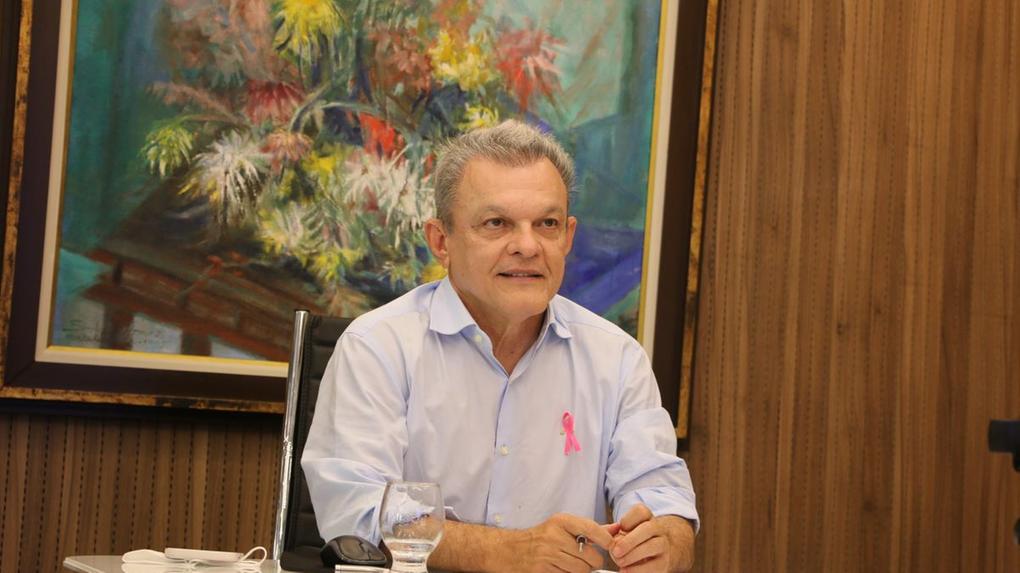 Prefeito José Sarto Nogueira em reunião do comitê estadual contra a Covid-19