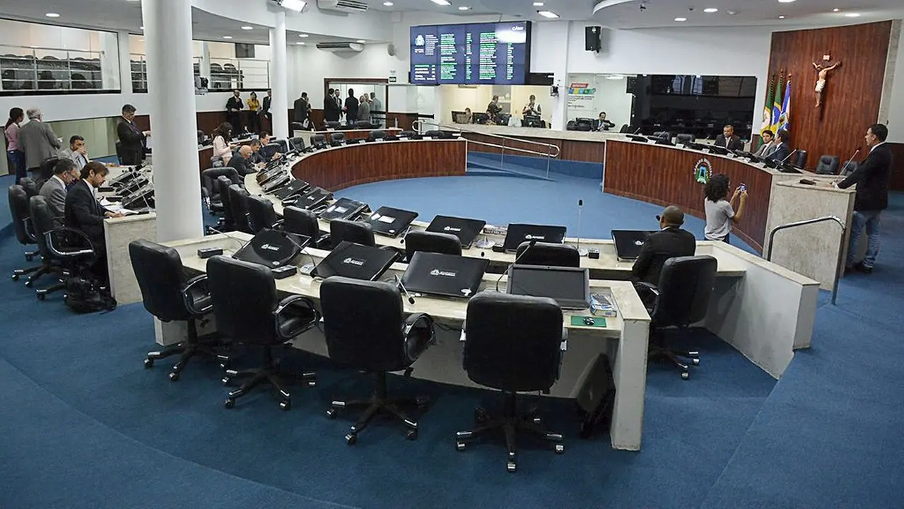 Imagem ampliada do plenário da Câmara dos Vereadores de Fortaleza