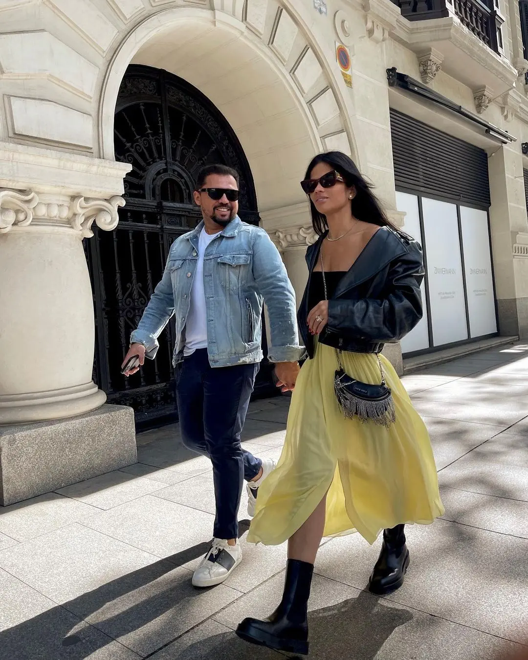 Casal viaja com grupo de amigos