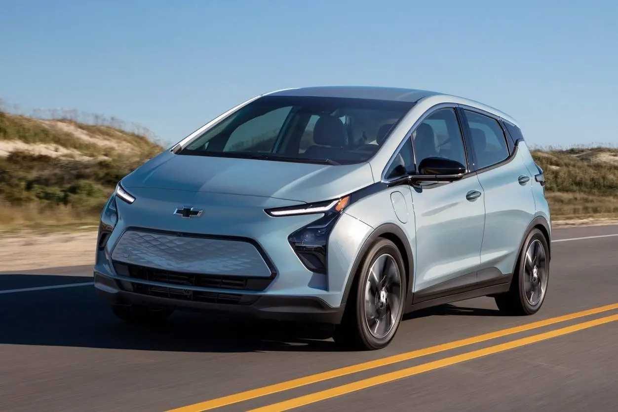 Imagem da notícia Setor automotivo se planeja para 'boom' da reciclagem de baterias até 2030