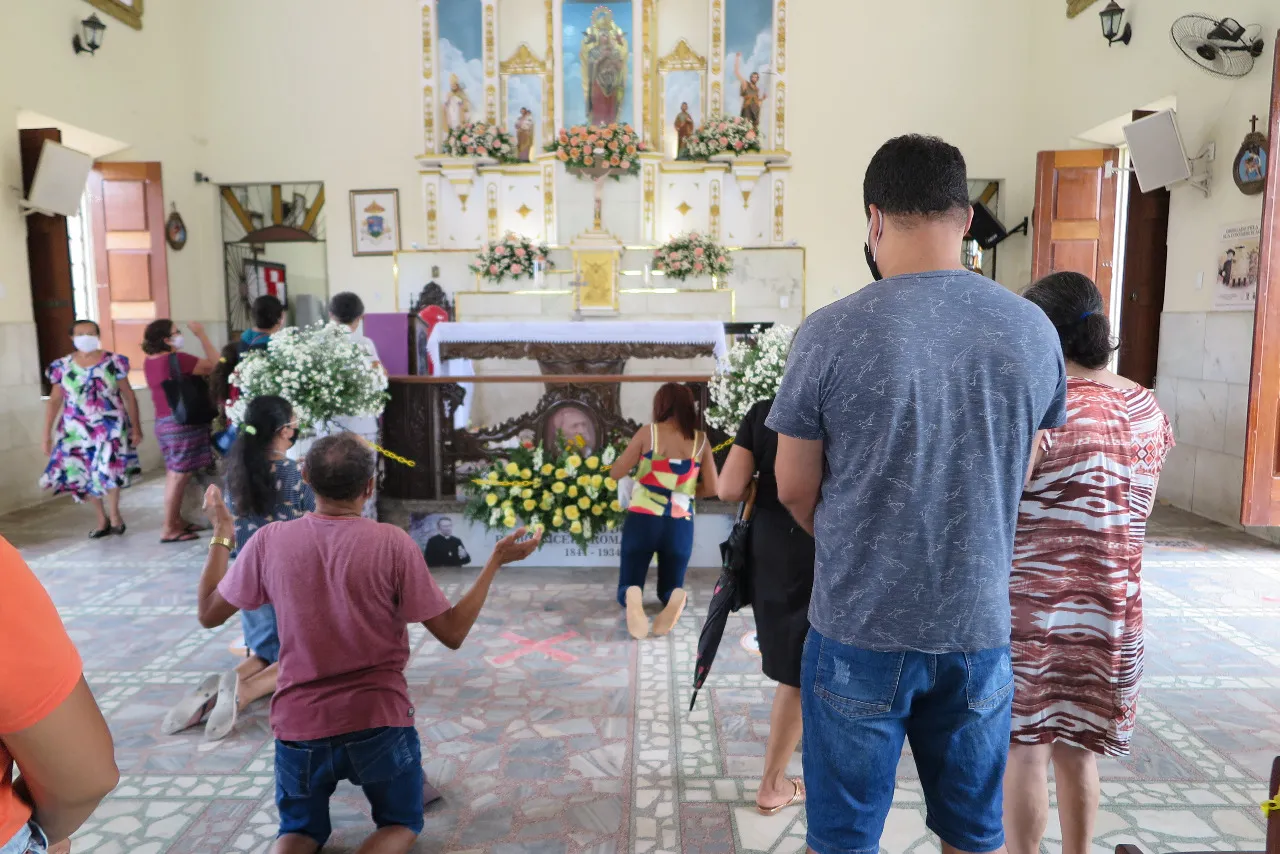 No ano passado, durante a Romaria de Finados, as celebrações religiosas contaram com presença de fiéis, mas com 50% da capacidade dos templos