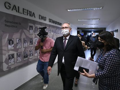 Relator da CPI da Covid, senador Renan Calheiros chega ao Senado Federal