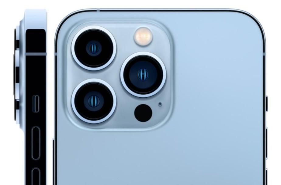 detalhes das lentes de câmera do iPhone 13 Pro azul