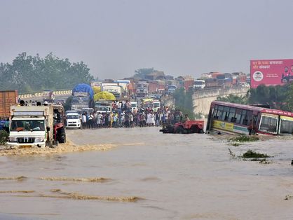 Chuva no Nepal e na índia