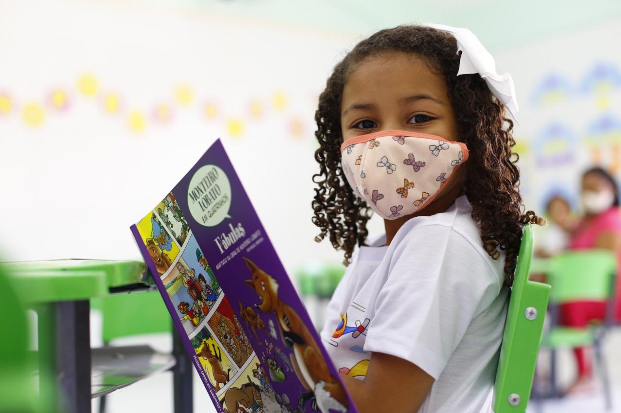 Criança em escola