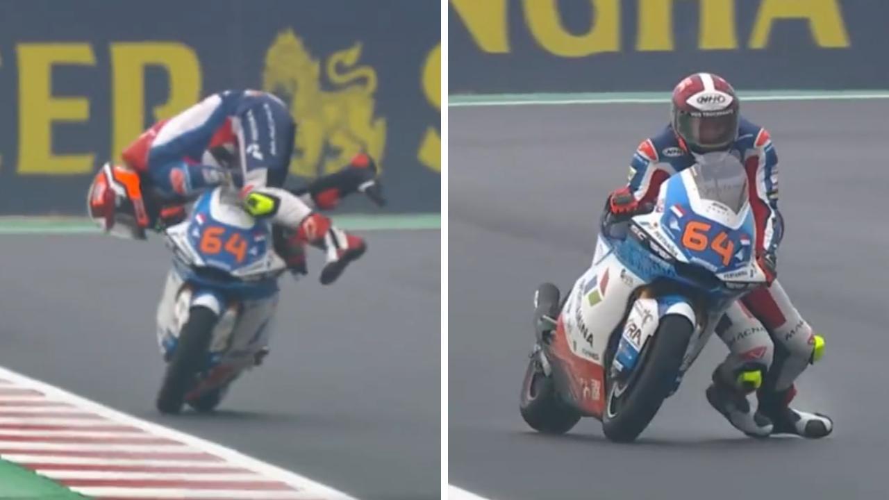 Piloto Bo Bendsneyder se segurou com acrobacia em cima da moto para não cair