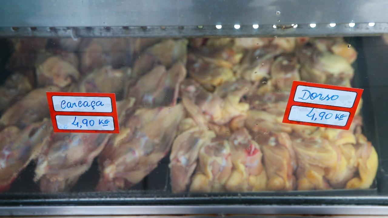 Mercado da miséria: frigoríficos vendem ossos de primeira e de segunda na  periferia de Fortaleza - Negócios - Diário do Nordeste