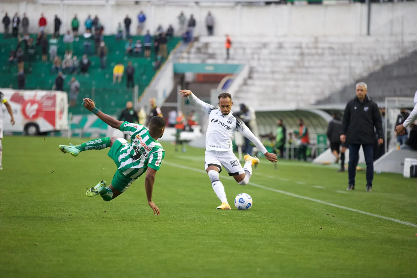 Ceará não conseguiu conectar jogadas ofensivas no primeiro tempo