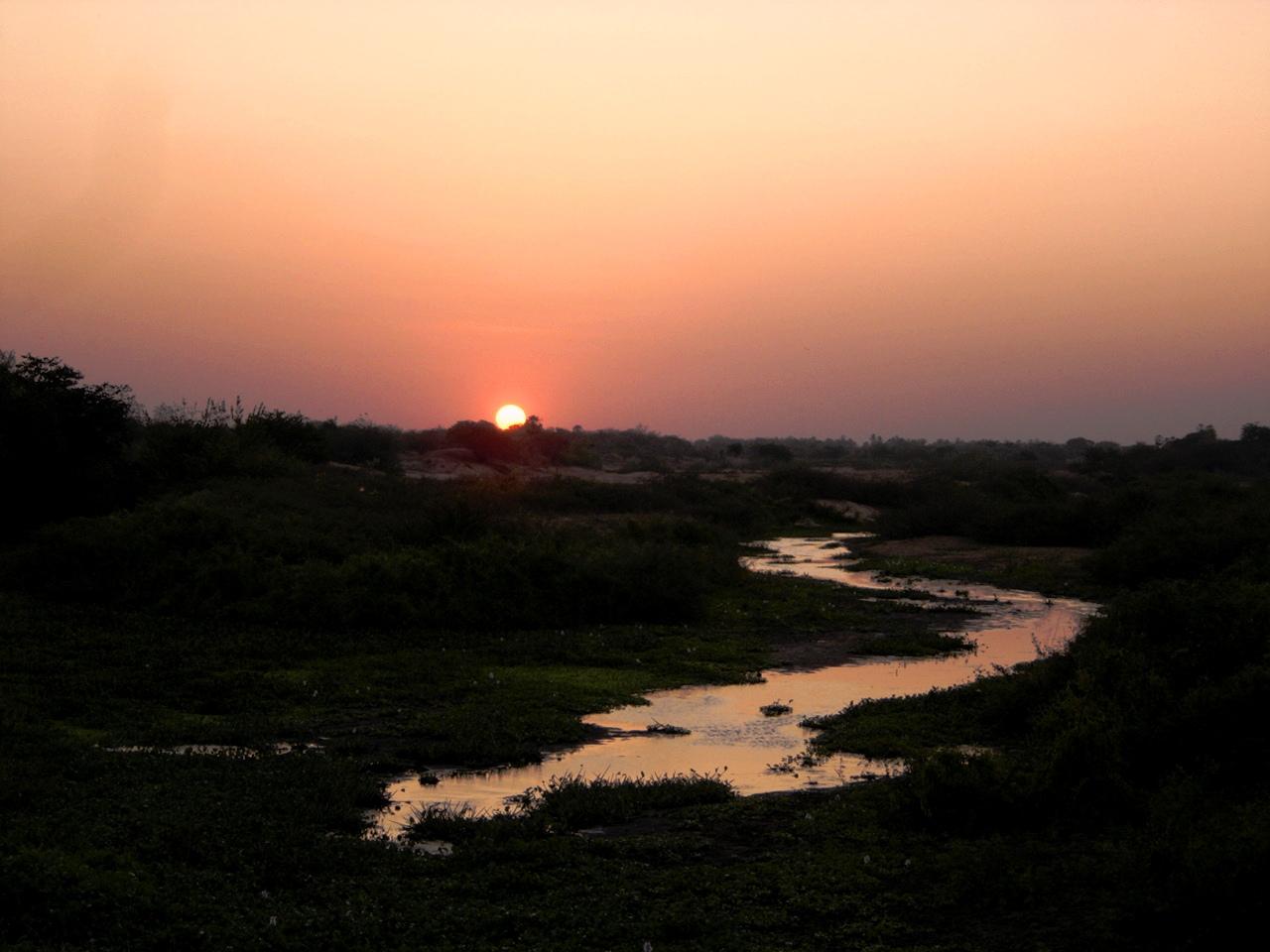 RIO JAGUARIBE - por do sol em Limoeiro