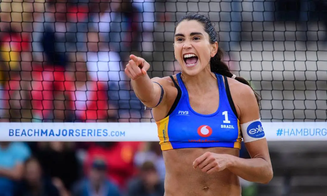 Carol Solberg foi parar em julgamento do STJD, por conta de 'Fora Bolsonaro', em entrevista