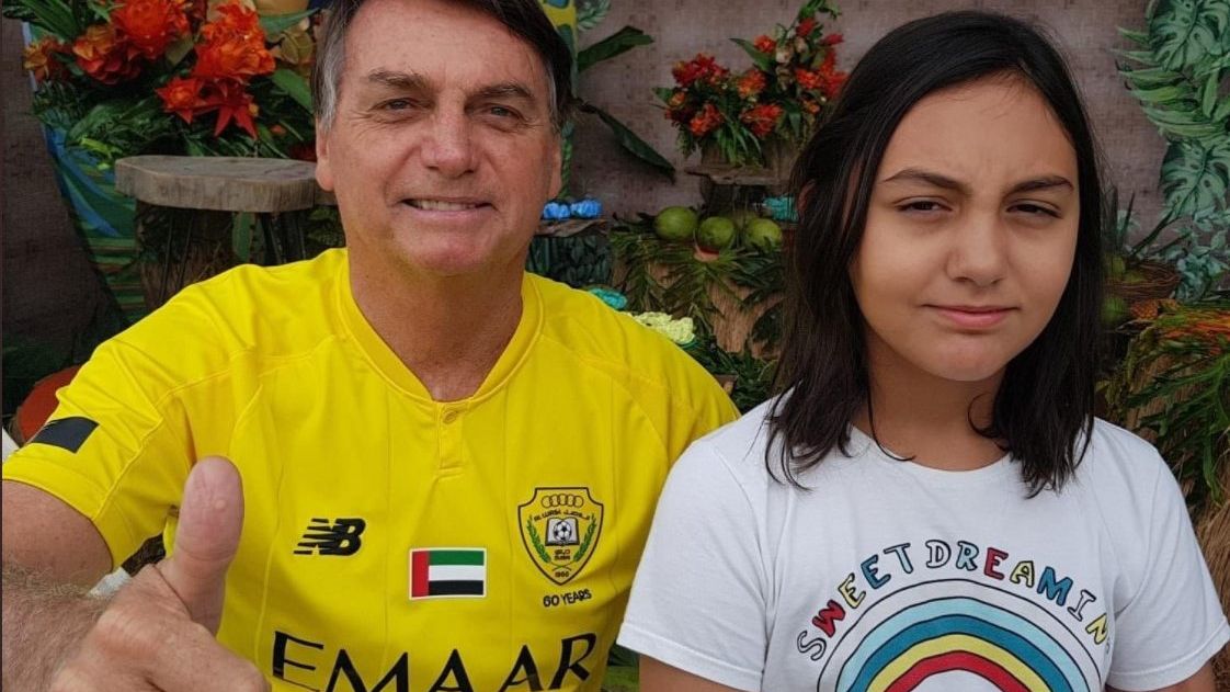 Filha de Jair Bolsonaro, Laura Bolsonaro, passa no Colégio Militar sem fazer processo seletivo