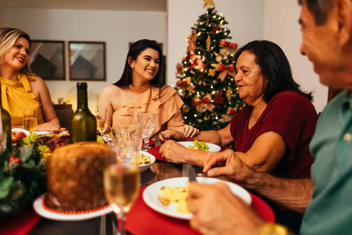 As festas poderão ser mais tranquilas em 2021, mas é necessário tomar cuidados