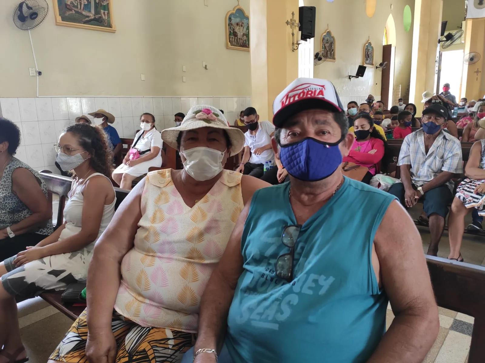 Casal de romeiros do Pernambuco enfrente 12 horas de viagem, todos os anos, para agradecer as graças alcançadas