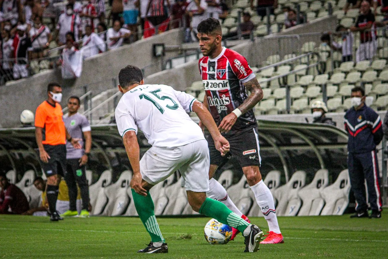 O Ferroviário contou com o apoio do torcedor no Castelão, mas acabou eliminado da Copa do Nordeste