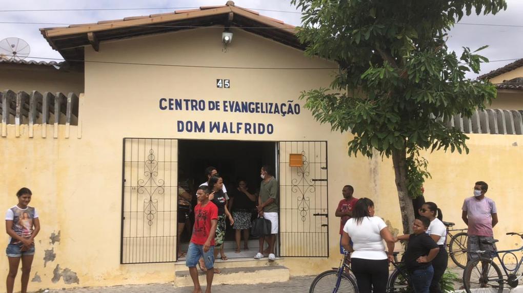 O corpo de Rafael Maia foi velado no Centro de Evangelização Dom Walfrido, no bairro Dom Expedito, em Sobral