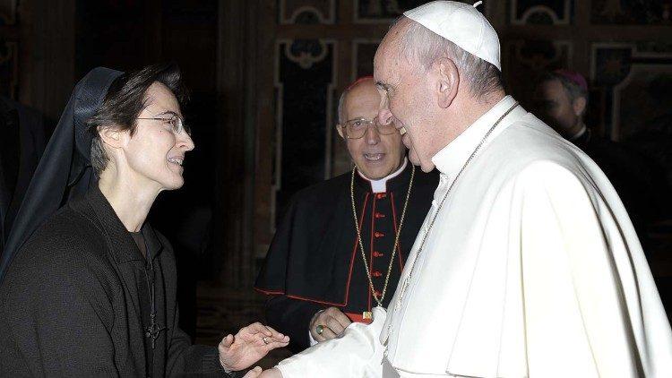Papa nomeia Raffaella Petrini à frente do Governatorato, a primeira mulher da história
