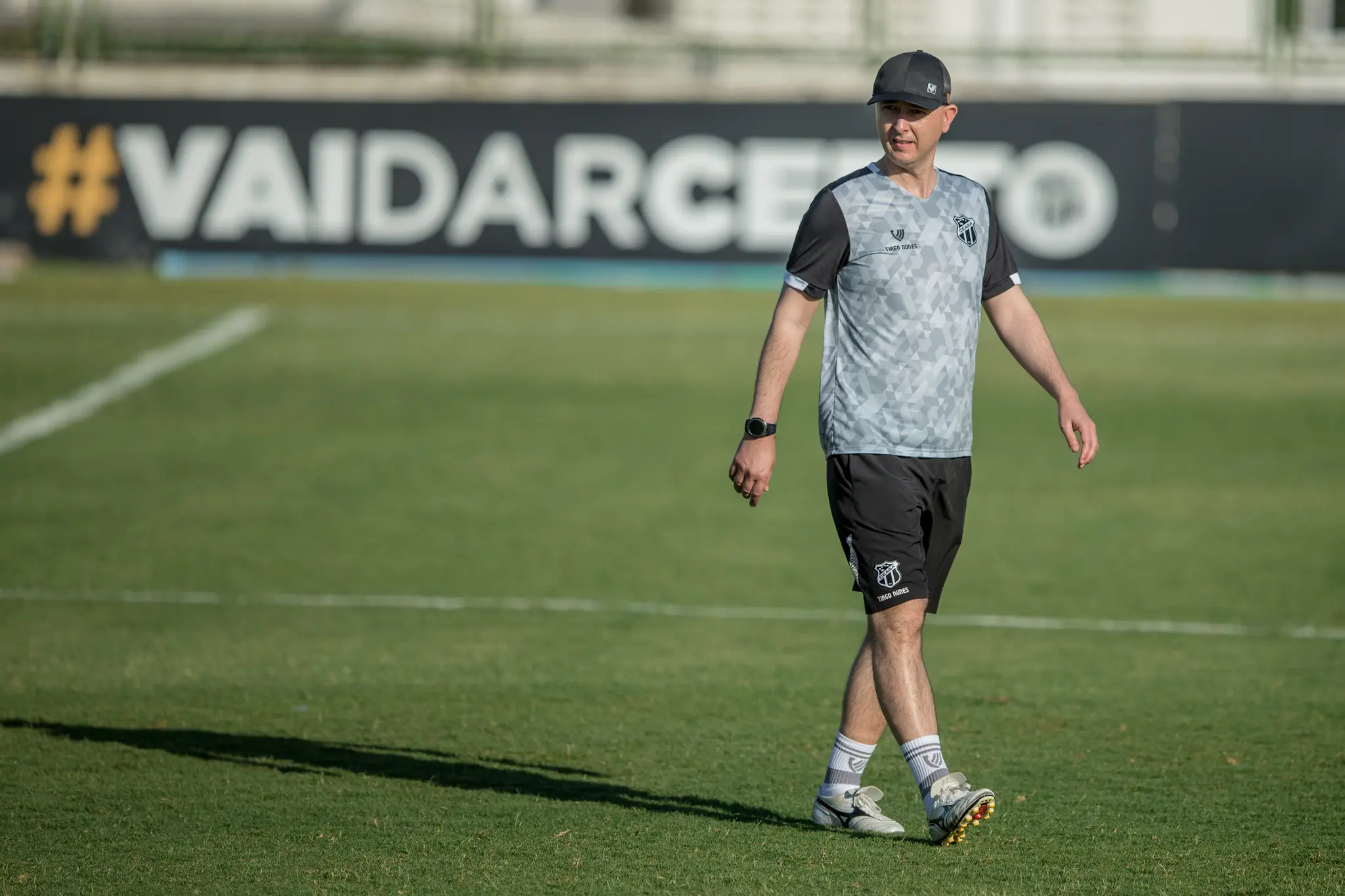 Tiago Nunes em treinamento do Ceará