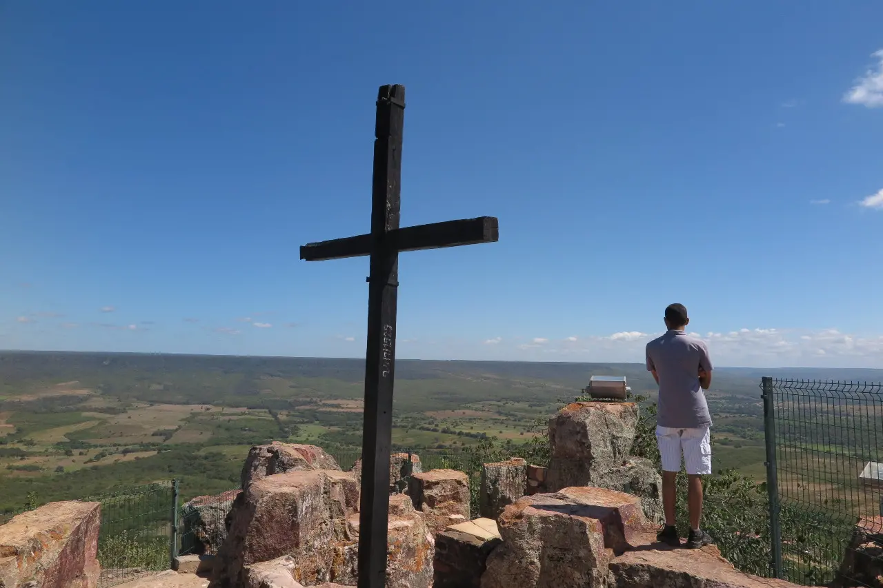 Pontal da Santa Cruz, em Santana do Cariri