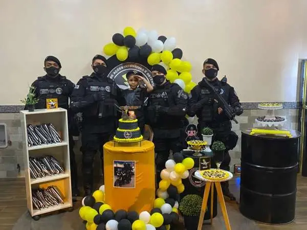 Festa de aniversário com tema da Polícia Militar