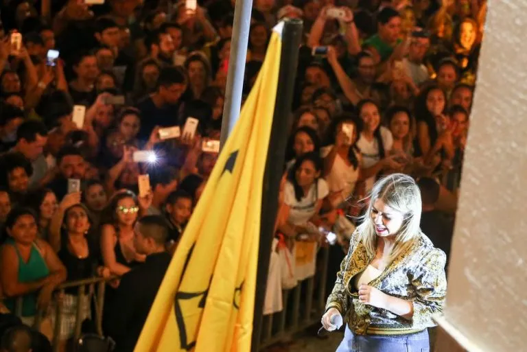 Show gratuito da cantora no Dragão do Mar