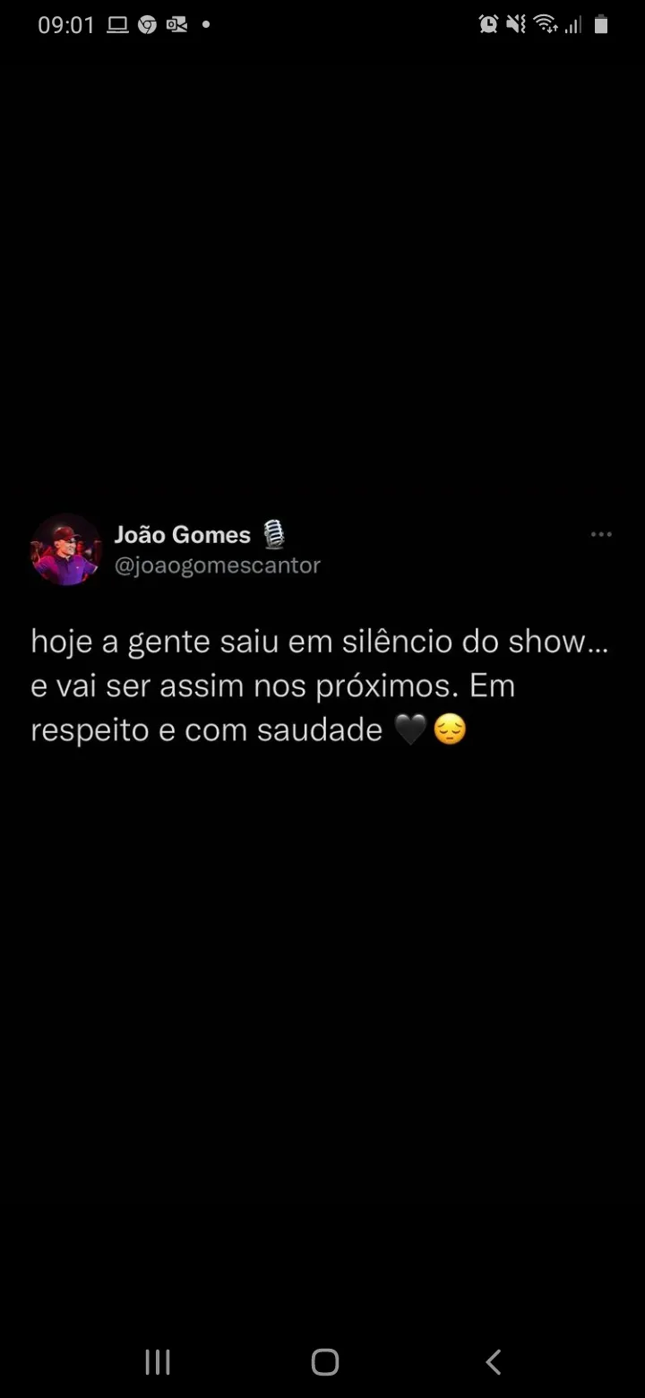 O cantor João Gomes prestou sua homenagem cantando uma composição de Marília Mendonça nesta sexta-feira