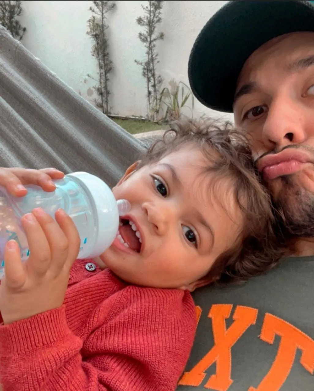 Murilo ainda pediu oração pela própria família e a das demais vítimas do acidente.