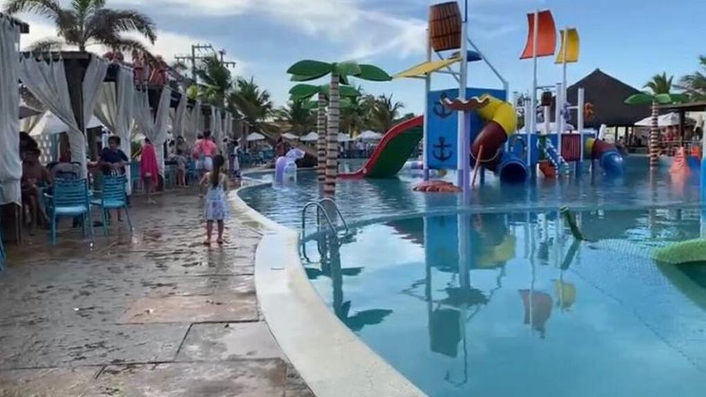 Criança de quatro anos morre afogada em parque aquático de barraca de praia em Caucaia