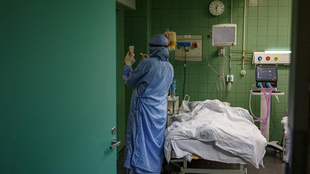 Pacientes com Covid-19 no hospital de emergência Sklifosovsky de Moscou