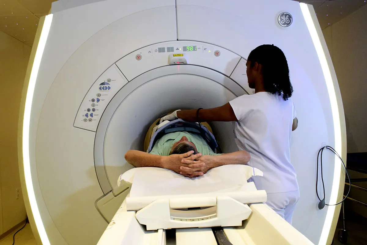 A ressonância é um dos exames de diagnóstico da doença